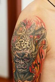 Volwassen mannen grote totem tattoo totem tattoo