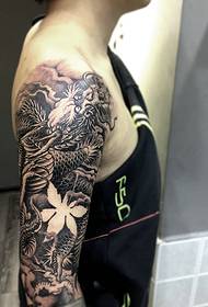 დიდი მკლავი შავი და თეთრი ბოროტი დრაკონის tattoo სურათი ხიბლი Bloom