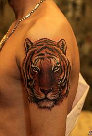 Tatoveringsshow, anbefaler en stor tiger-tatovering