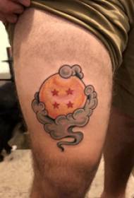 Tattoo ամպի լուսնի արական ուսանող ազդրը ամպի և լուսնի դաջվածքի նկարում