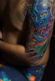 Grande braço clássico rico azul azul tatuagem padrão