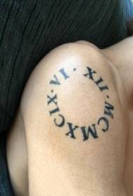 Badan badan lengan besar gadis tatu Inggeris pada gambar tato bahasa Inggeris hitam