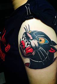 An animal tattoo makes your boom more eye-catching