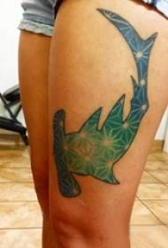 Baile animal tattoo girl coscia colorata sulla coscia