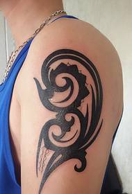 Super handsome big arm classic totem tattoo tattoo