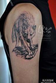 un modello del tatuaggio del lupo lupo