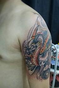 Tatuaggio classico a braccio largo
