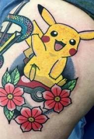 Gadis kartun tatu paha pada bunga dan gambar tato pikachu
