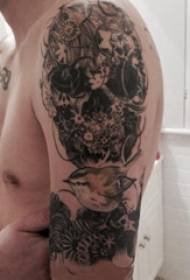Tatuaggio doppio braccio grande, braccio grande maschio, uccellino e foto tatuaggio sornione