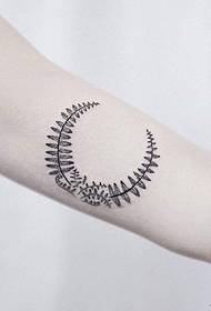 Узорак тетоваже биљног вијенца са великим рукама