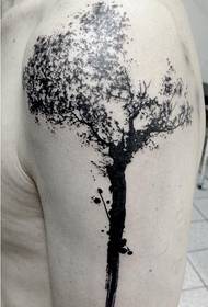 Voorsien 'n gewilde tatoeëermerk met groot armboom
