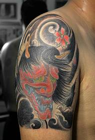 Μεγάλο βραχίονα Ιαπωνικό στυλ χρώμα όπως το τατουάζ τατουάζ