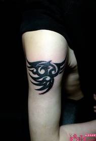 Lielo roku modes fēniksa totēma tetovējuma attēls