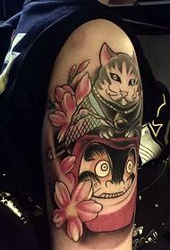 Stor arm farge katt tatoveringsmønster søtt og rørende