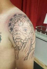 Rakstzīmju portreta tetovējums, glīts figūras portreta tetovējums uz lielās rokas