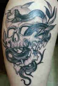 Slike tetovaža bedara zmija i tetovaža slike lubanje