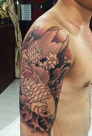 Yakakura ruoko squid tattoo maitiro inogona kuunza iwe simba