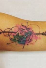 Иллюстрация татуировки большой руки мужчина большая рука на цветке и стрелка татуировка картина