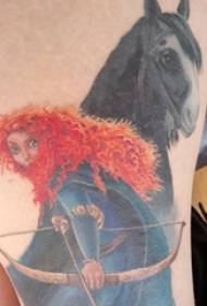 Лошадь и красотка с рисунком девушки бедро Лошадь и красавица с рисунком тату