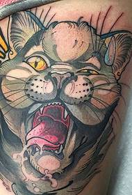 Şiddetli görünüyor, büyük kedi, dövme resim