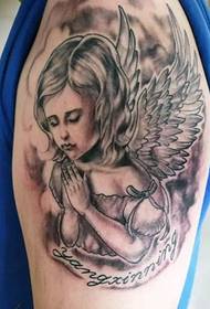 Diverse forme di tatuaggi di angeli