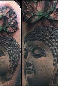 Iso käsivarsi Buddha ja lotus-tatuointikuvio