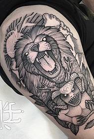 Вялікі аранжавы леў авечак азначае чорны шэры малюнак татуіроўкі