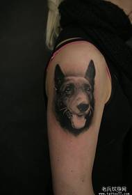 Iso koira pentu muotokuva tatuointi malli