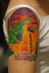 Karikaturo de granda brako pentris modelon de tatuaje de Godzilla-fajro kaj aŭto