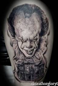 Clown tattoo tus tub nrog caj npab loj ntawm dub clown tattoo duab