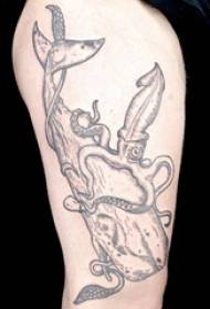 Steno tatoo žensko dekle stegno na sliki tatoo lignjev in kitov