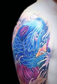 Granda blua kalmar tatuaje