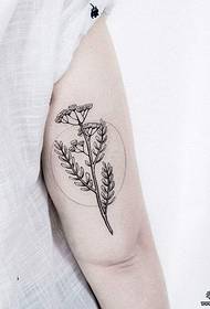 Liela rokas zieda vienkāršs, mazs svaiga tetovējuma raksts