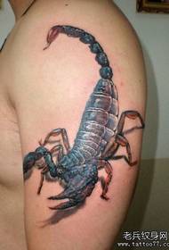 Imagem de show de tatuagem para você recomendar uma personalidade elegante do padrão de tatuagem de escorpião de braço grande