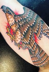 Pāris lielu roku tetovējumu zēna lielā roka uz krāsainu ērgļa tetovējumu attēliem