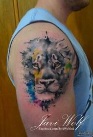 Modello tatuaggio leone color inchiostro splash braccio grande braccio