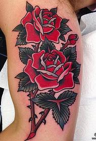 Modello di tatuaggio rosa rossa vecchia scuola grande braccio