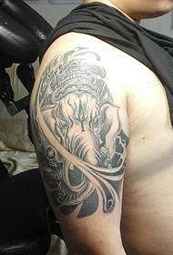 Warrior manlike grootarm soos god tattoo is baie aantreklik