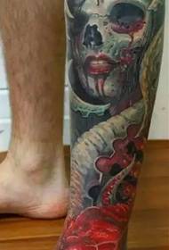 Kauhu verinen raskas maku tatuointi