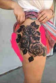 European and American rose tattoo girl thigh on Europe and America rose tattoo pictures