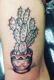 Planta del tatuaje del muslo de la niña en la imagen del tatuaje de cactus de color