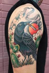 Dvostruka velika ruka tetovaža muška velika ruka na slikama kaktusa i vrana