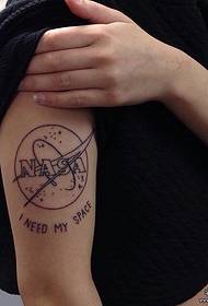 Big arm line planeta uzorak tetovaža tetovaže engleskog abecede