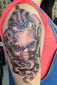 Beleza de estilingue de vaqueiro braço grande como tatuagem de tatuagem de deus