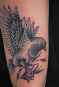 Ilustración de tatuaje de brazo grande brazo grande masculino en imagen de tatuaje de planta y pájaro