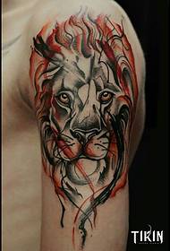 Model de tatuaj acuarelă portret cap de leu braț mare