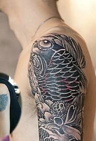 Iso käsivarsi mustavalkoinen kalmari tatuointikuvio persoonallisuus ilmaiseksi ja helpoksi
