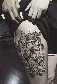 tattoo ภาพใหญ่รอยสักแขนดอกไม้สีขาวด้านข้างมีความสวยงามมาก