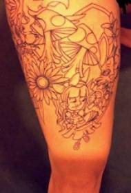 Para dużych tatuaży duże ramię chłopca na zdjęciach tatuaży grzybowych i kwiatowych