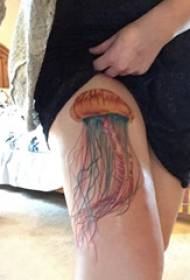 Jellyfish Tattoo Muster faarweg Jellyfish Tattoo Bild op Meedchen Uewerschenkel